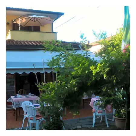 B&B Villa C'Era Una Volta * Marina di Massa